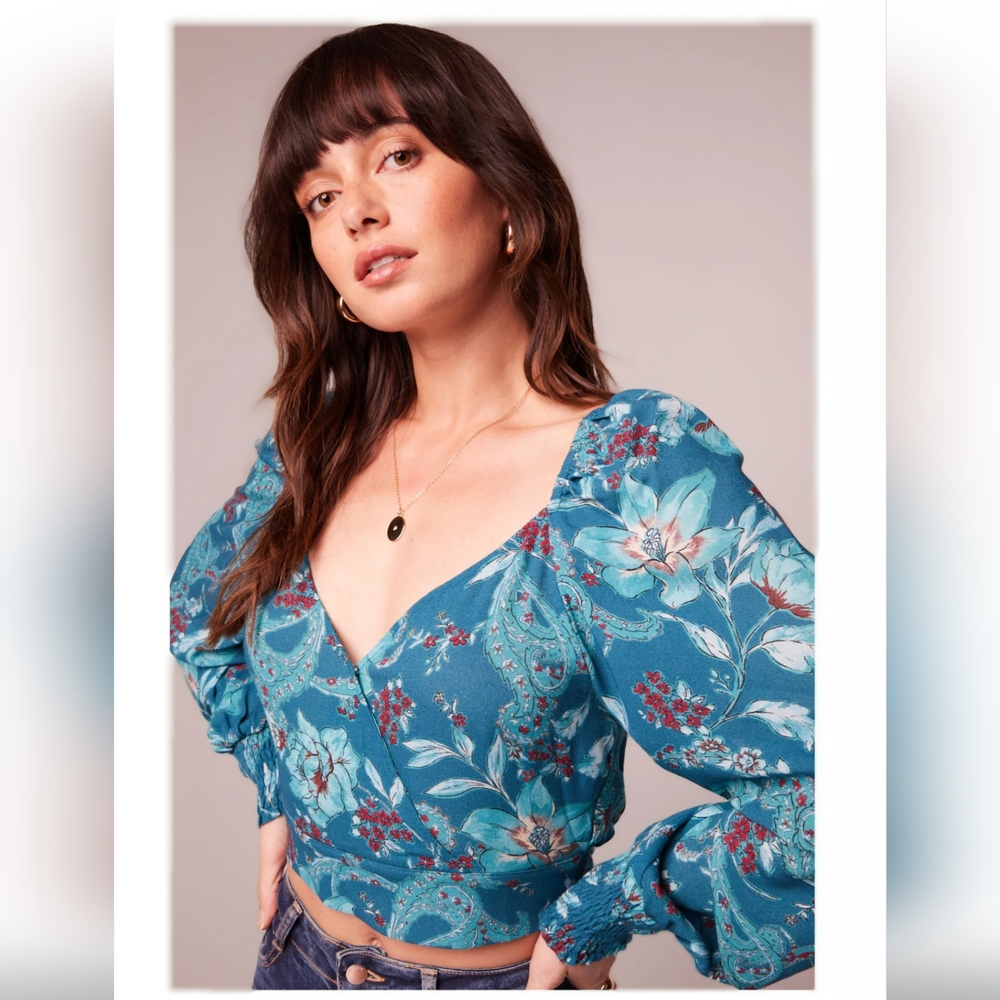BOG Sybille Teal Floral Crossover Crop Top, NWT, msrp $78 - Size S,M